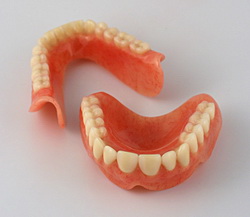 пластинчатые зубные протезы
